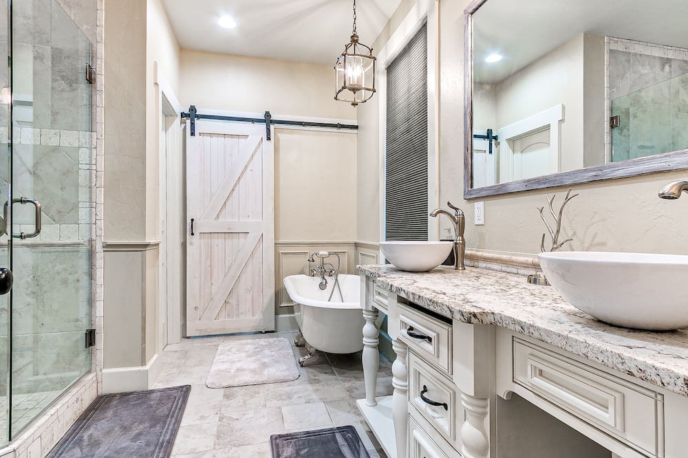 Photo of Bathroom in Eufaula