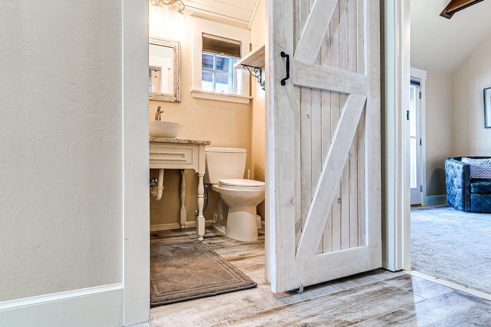 Photo of Bathroom in Eufaula