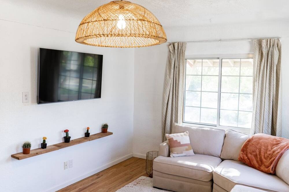Photo of Livingroom in Nob Hill