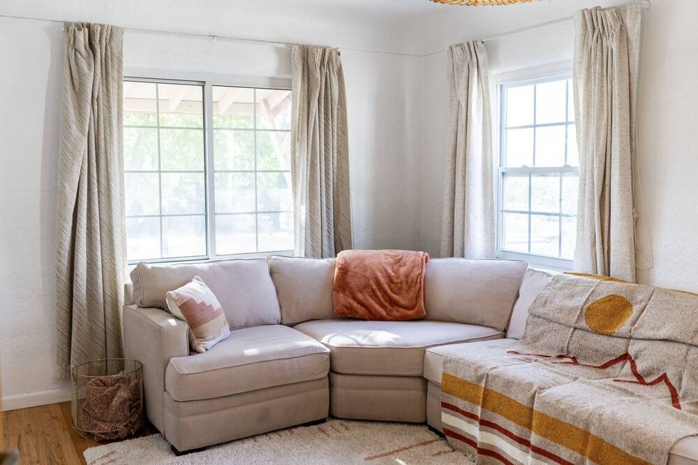 Photo of Livingroom in Nob Hill