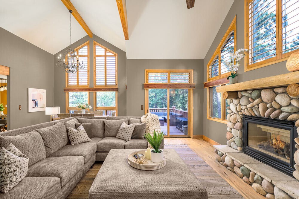 Photo of Livingroom in Shadow Mountain