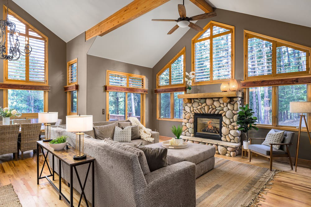 Photo of Livingroom in Shadow Mountain