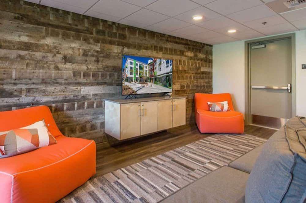 Photo of Livingroom in Columbia City