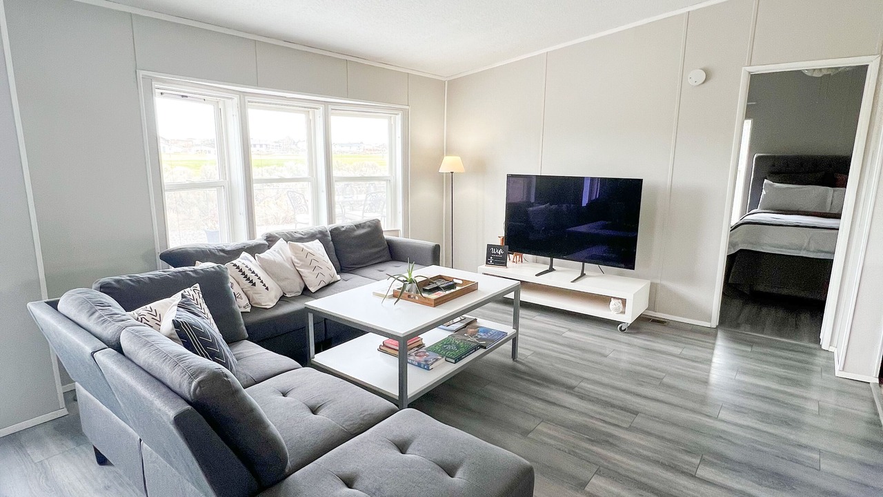 Photo of Livingroom in Desert Aire