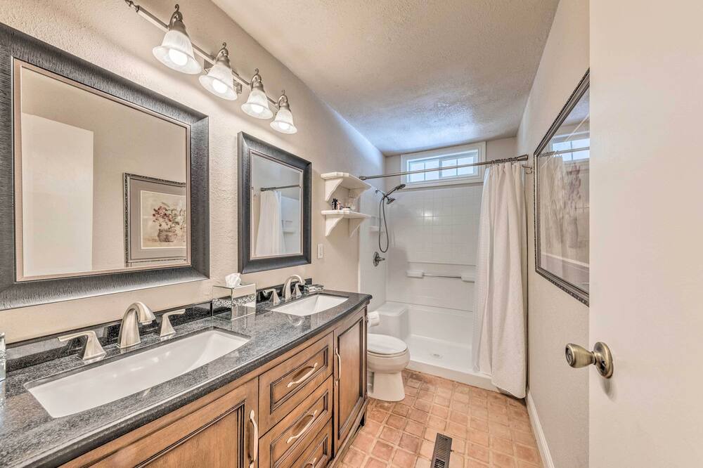 Photo of Bathroom in Glencoe