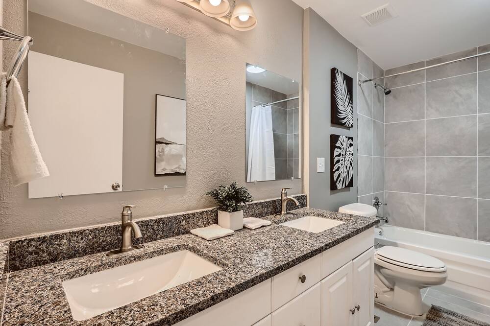 Photo of Bathroom in Morrison