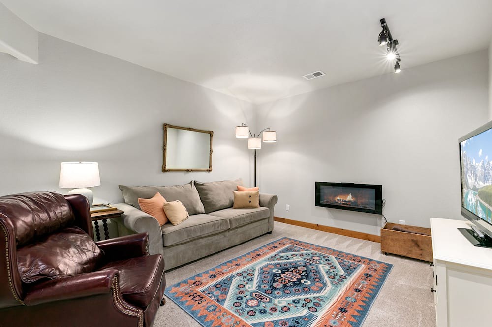 Photo of Livingroom in Timnath