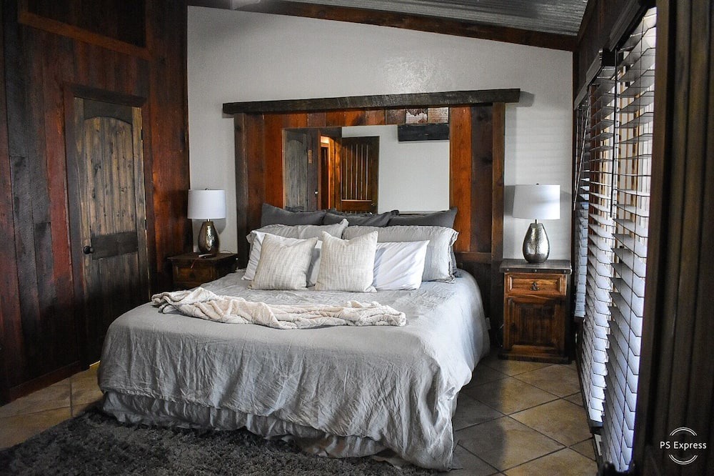 Photo of Bedroom in Forestburg