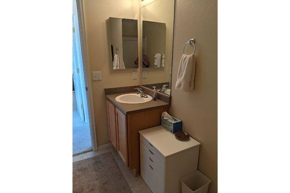 Photo of Bathroom in Cottonwood