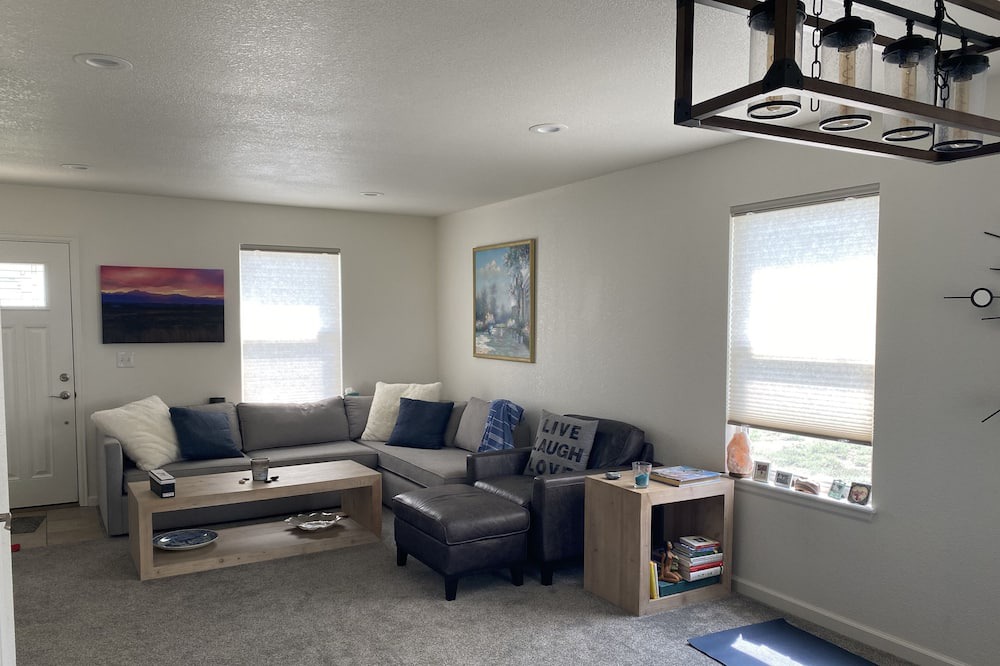 Photo of Livingroom in Erie