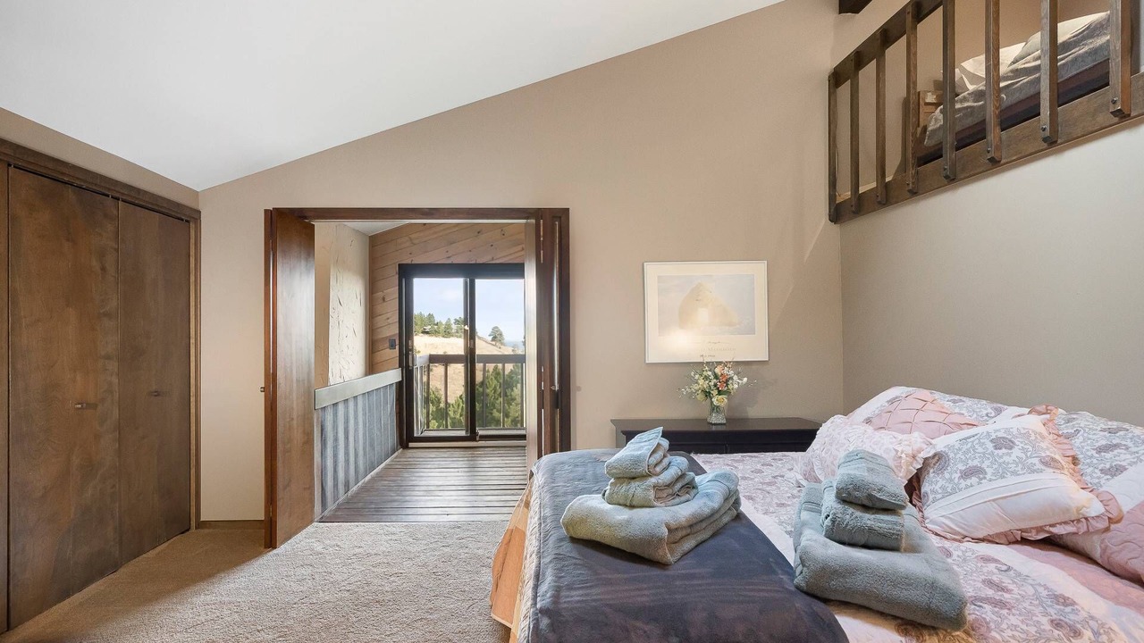 Photo of Bedroom in Golden