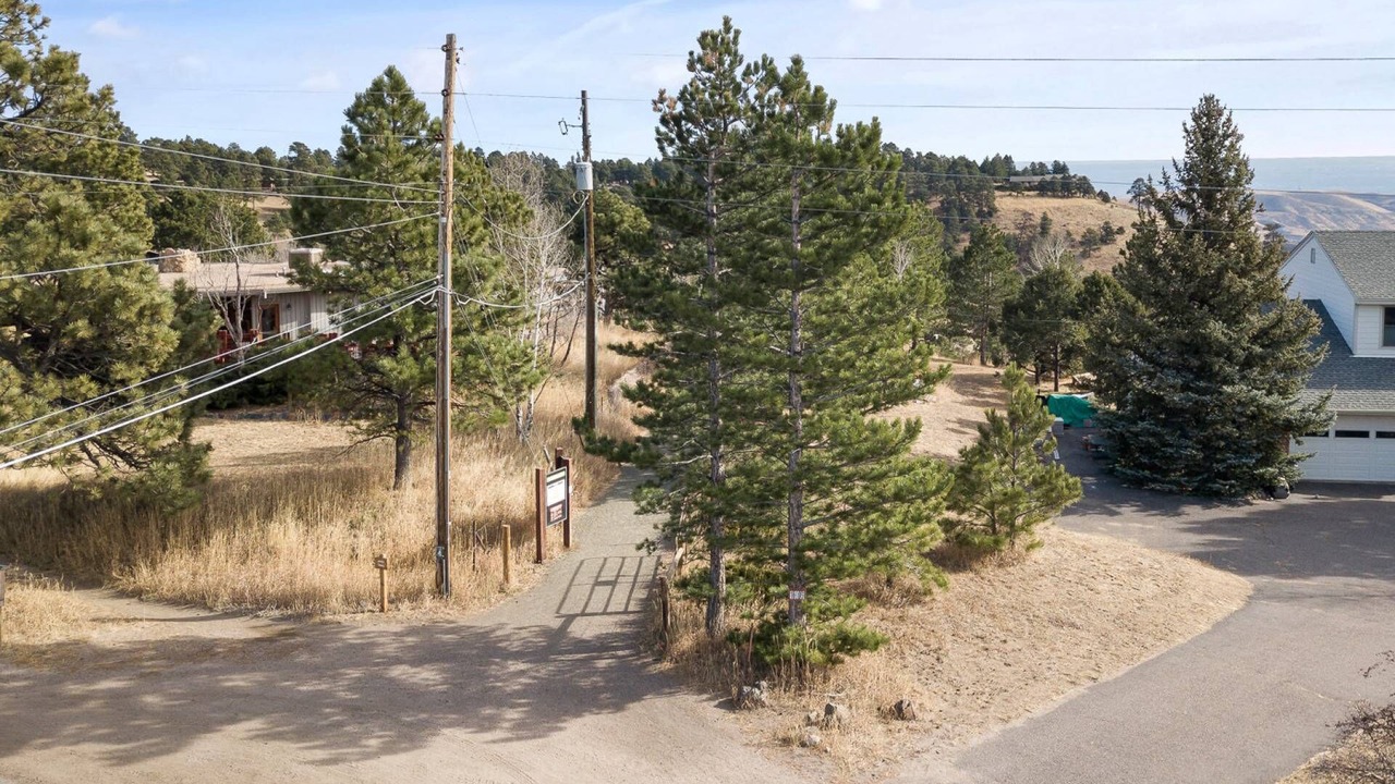 Photo of Outdoor in Golden