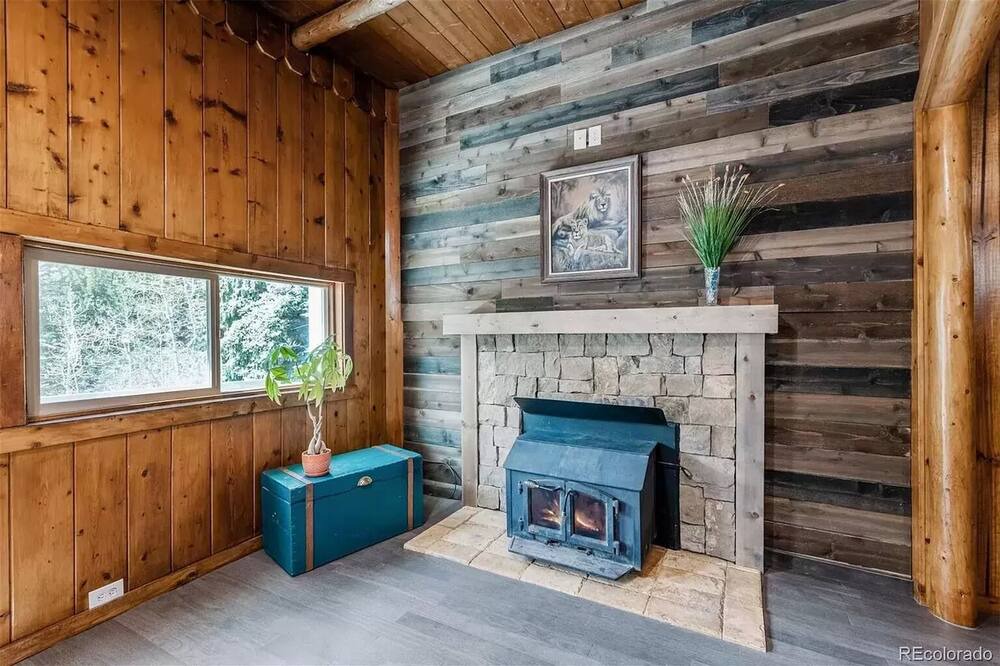 Photo of Livingroom in Evergreen
