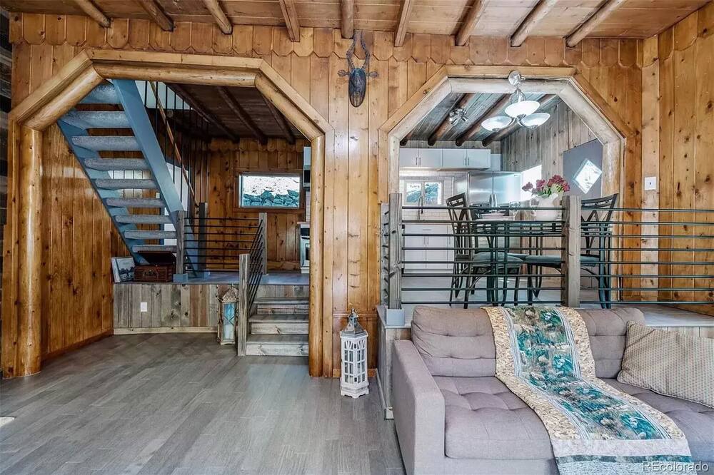 Photo of Livingroom in Evergreen