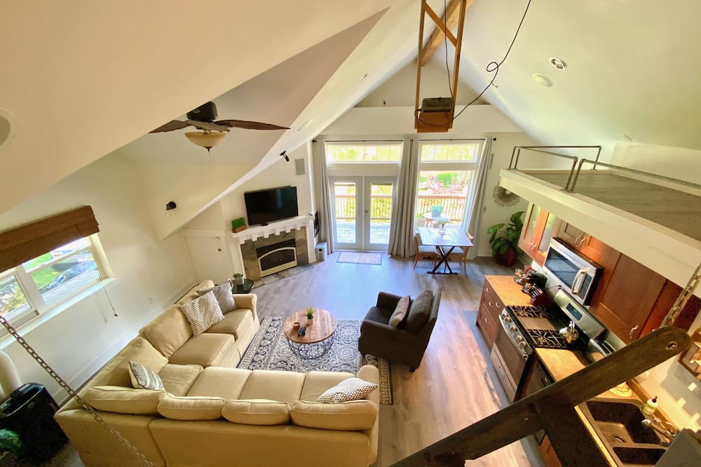 Photo of Livingroom in Silverdale