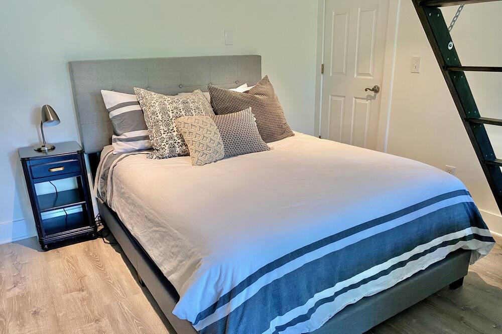 Photo of Bedroom in Silverdale