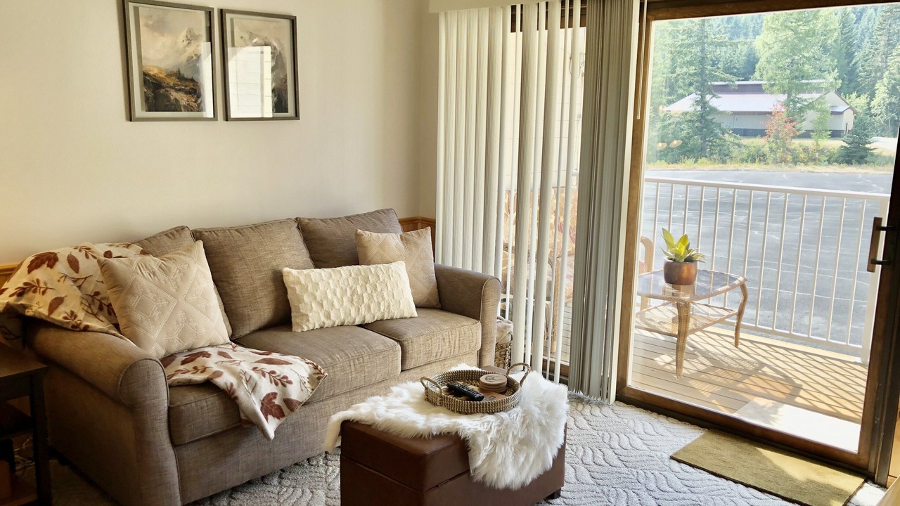 Photo of Livingroom in Mead