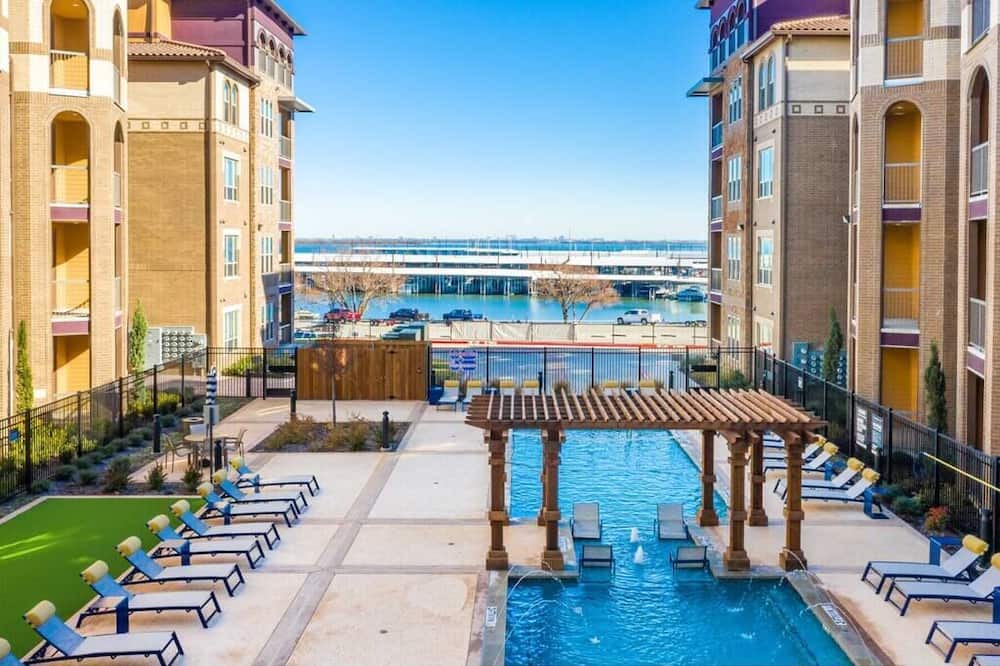 Photo of Outdoor in Highland Village