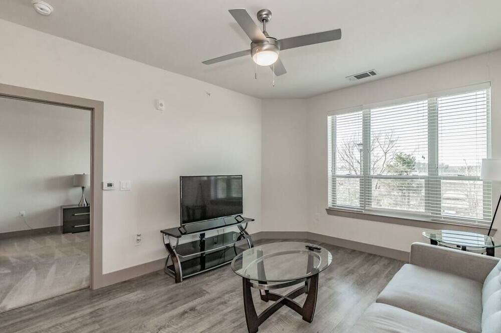 Photo of Livingroom in Highland Village