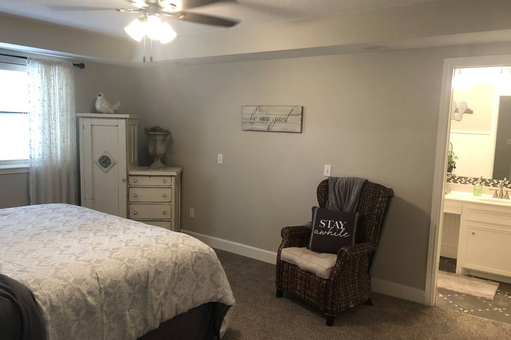 Photo of Bedroom in Ransom Canyon