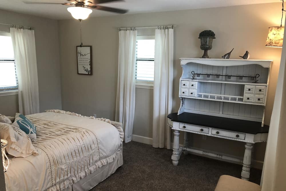 Photo of Bedroom in Ransom Canyon
