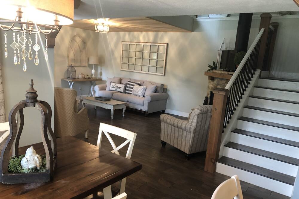 Photo of Livingroom in Ransom Canyon