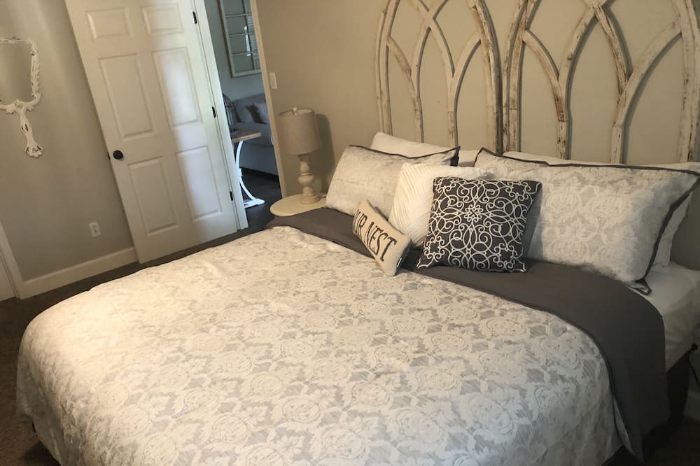 Photo of Bedroom in Ransom Canyon