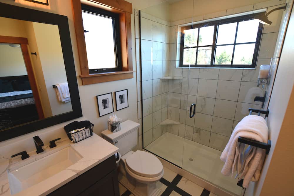 Photo of Bathroom in Manson