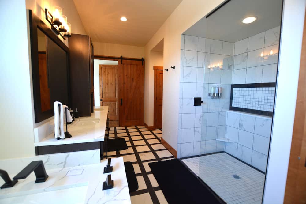 Photo of Bedroom in Manson