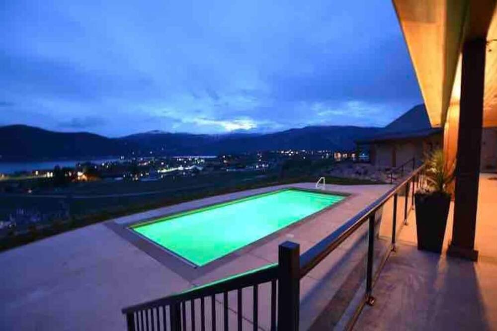 Photo of Outdoor in Manson