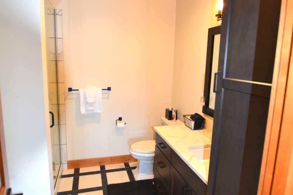 Photo of Bathroom in Manson