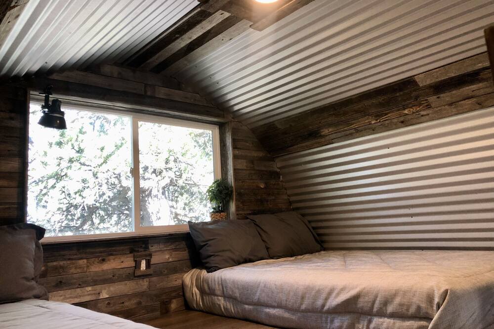 Photo of Bedroom in Shadow Mountain