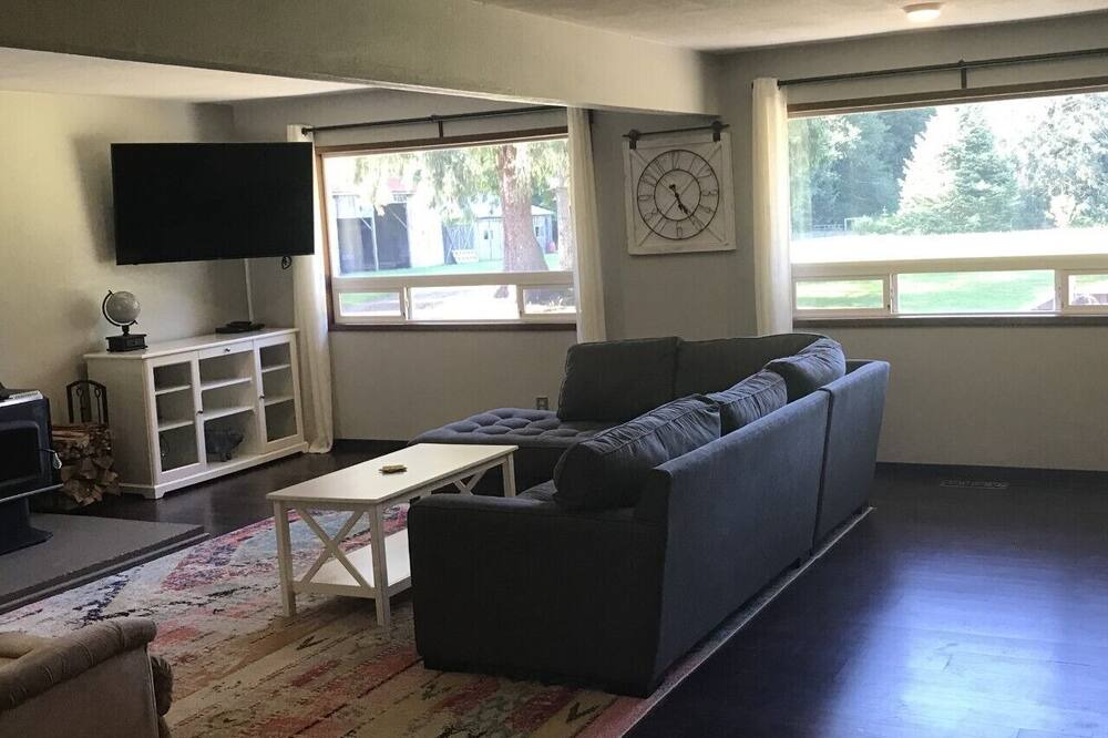 Photo of Livingroom in Forks