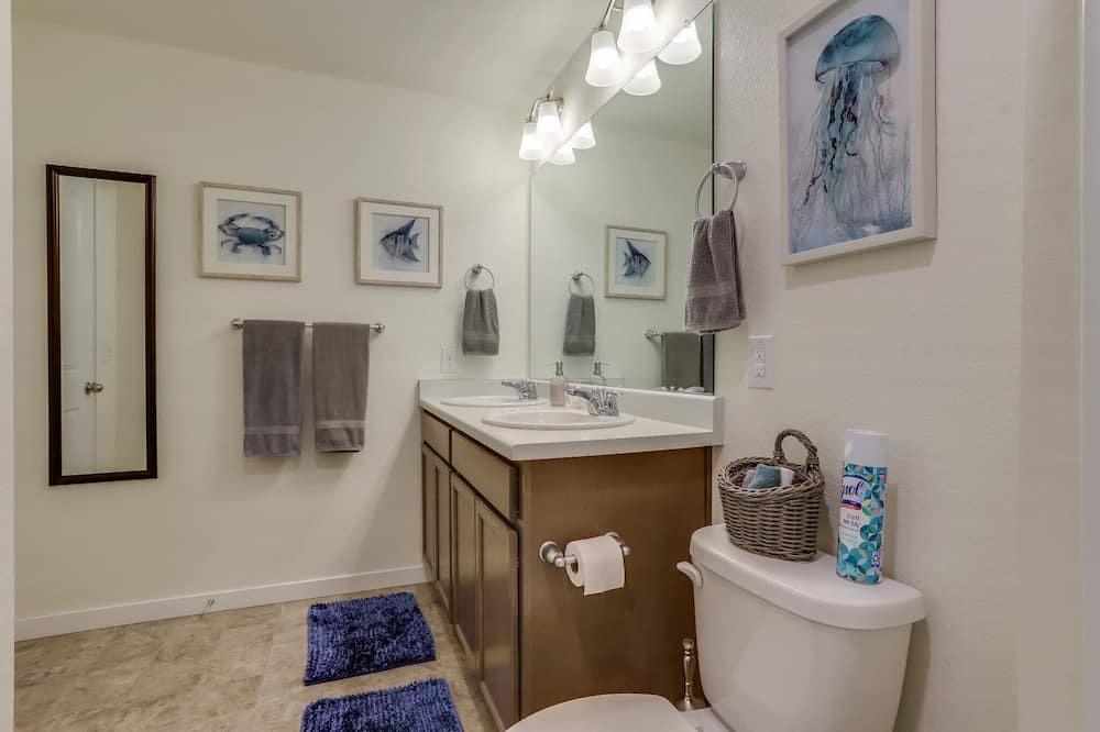 Photo of Bathroom in Bennett