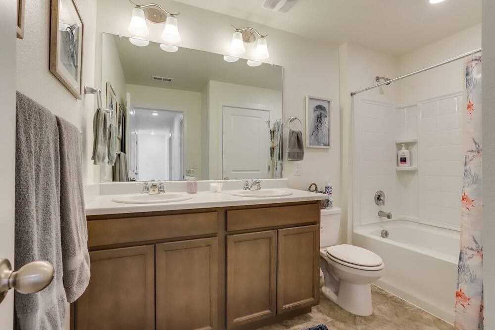 Photo of Bathroom in Bennett