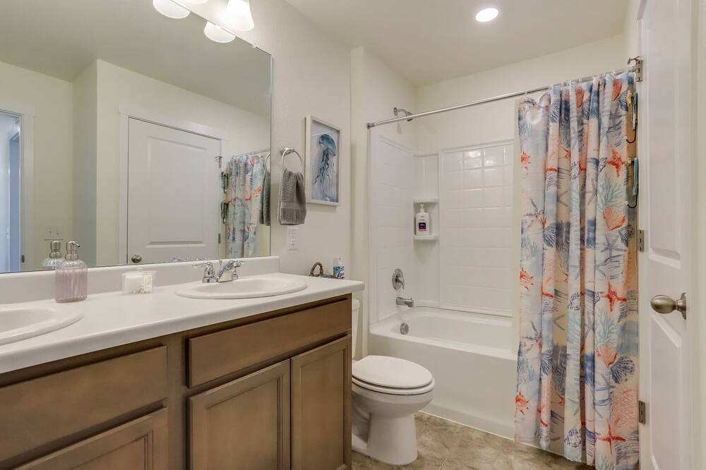Photo of Bathroom in Bennett