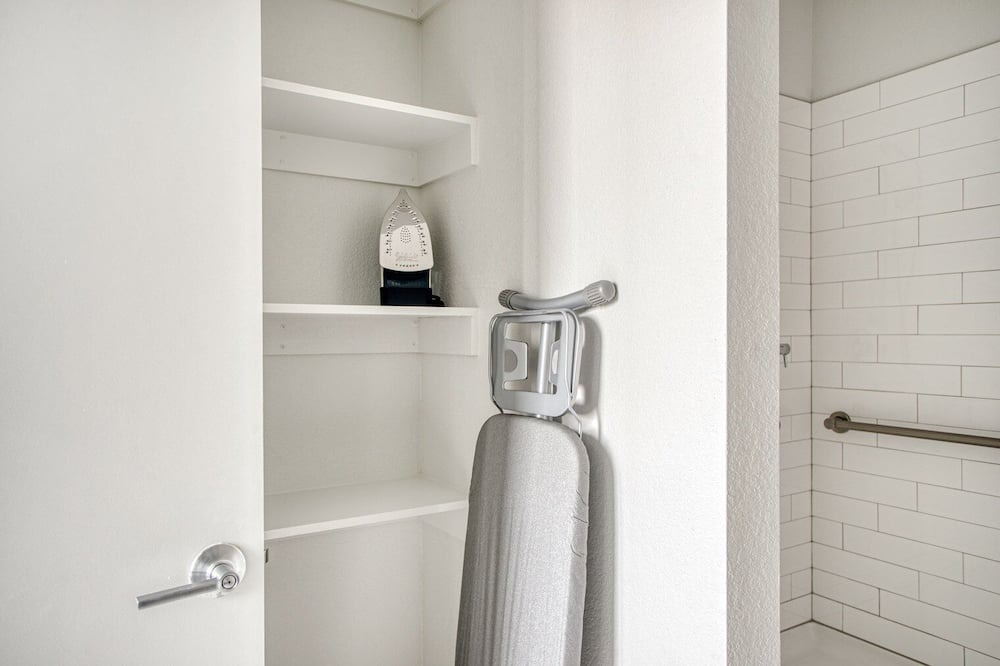 Photo of Bedroom in Five Points