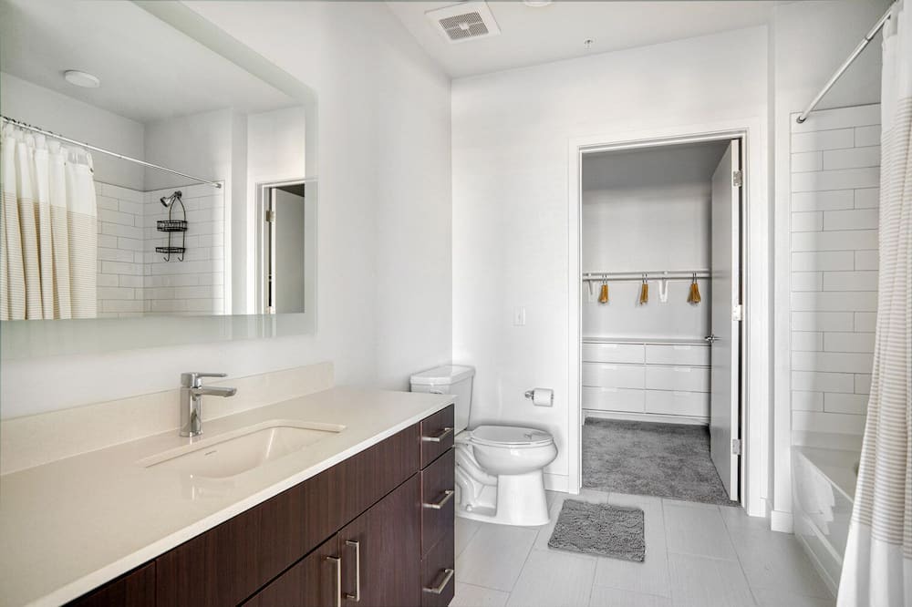 Photo of Bathroom in Five Points