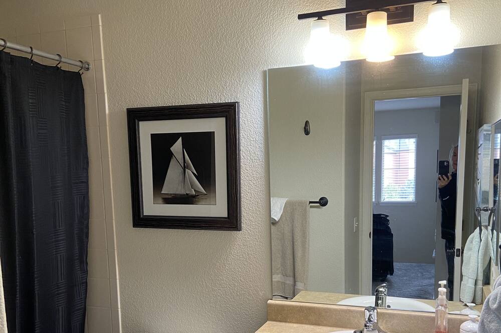 Photo of Bathroom in Broomfield