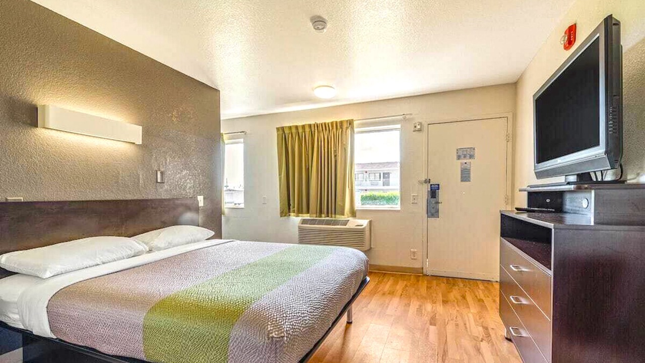 Photo of Bedroom in Sweetwater