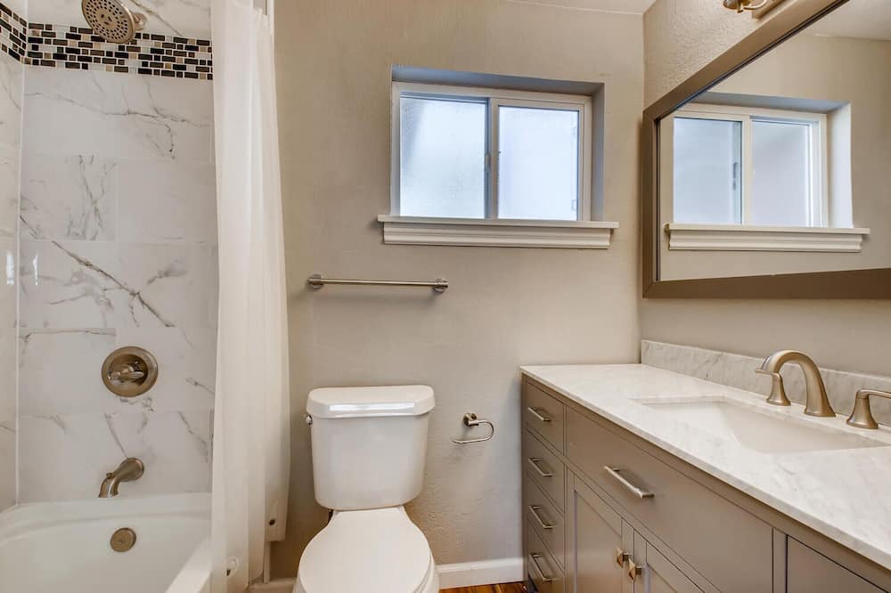 Photo of Bathroom in Bel Aire