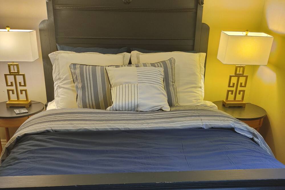 Photo of Bedroom in Seattle Metro Area