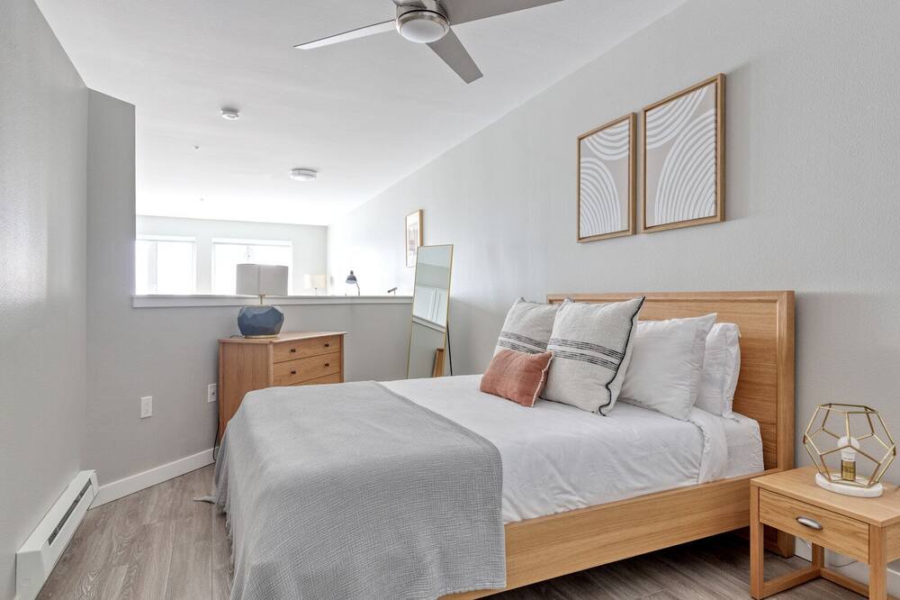 Photo of Bedroom in South Lake Union
