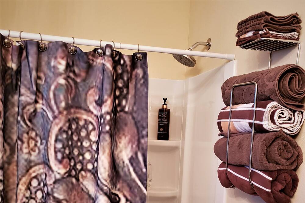 Photo of Bathroom in Oscar