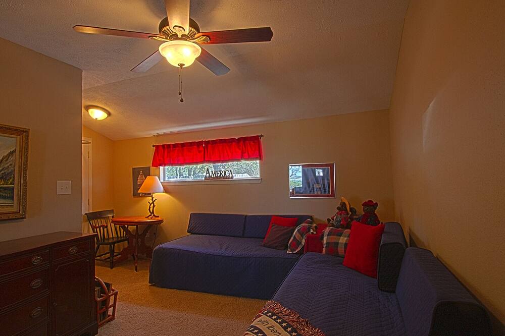 Photo of Livingroom in Laguna Park