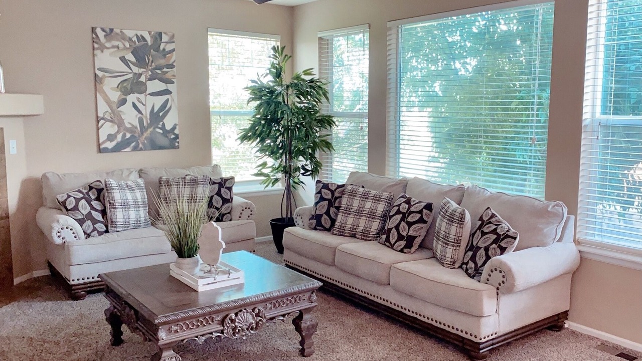 Photo of Livingroom in Commerce City