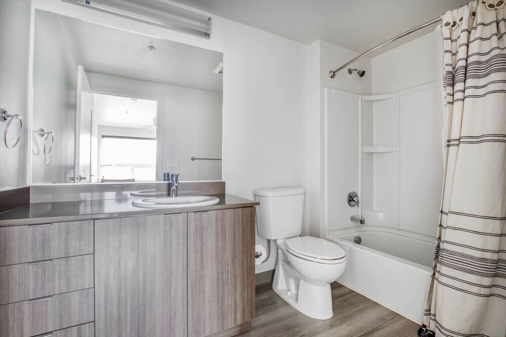 Photo of Bathroom in Broadway