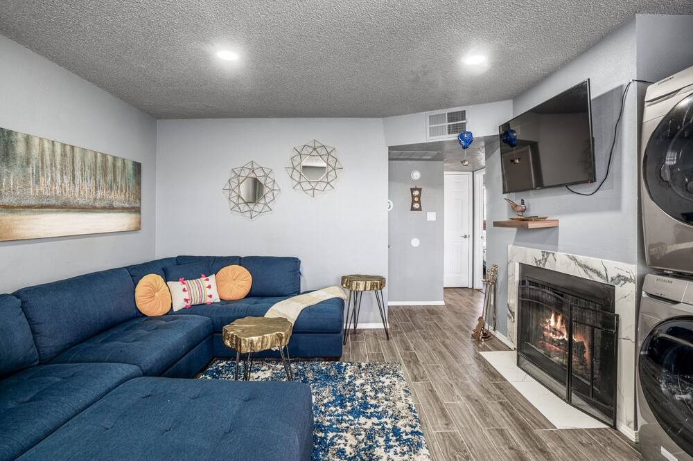 Photo of Livingroom in Uptown
