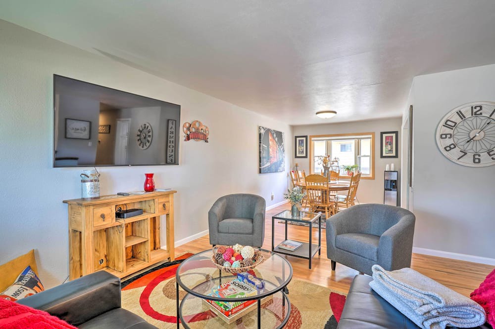 Photo of Livingroom in Security-Widefield