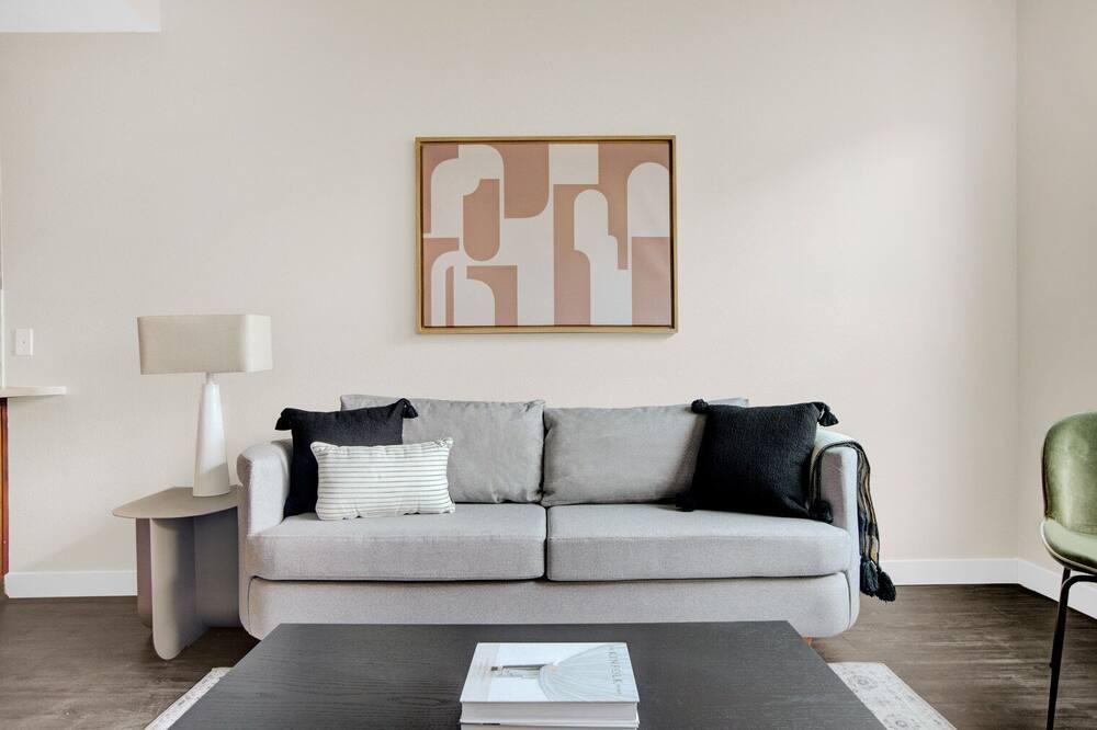 Photo of Livingroom in Uptown